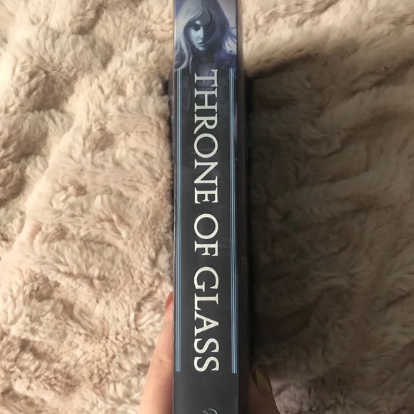 **SOLD** Throne of Glass - Picture 4 of 4